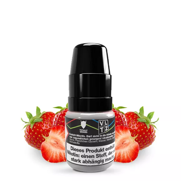 Schwarze 10ml Flasche VLTZ Süsse Erdbeere Nikotinsalz-Liquid von Totally Wicked mit Erdbeeren im Hintergrund