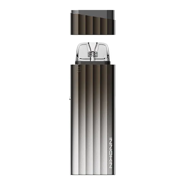 Innokin Klypse Plus Pod Kit in Schwarz-Silber Farbverlauf mit abgezogenem Pod, Produktansicht freistehend