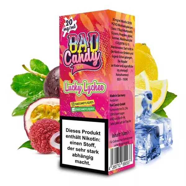 Bad Candy Lucky Lychee 10ml Nikotinsalz-Liquid Flasche mit pinkfarbenem Etikett, Lychee und Eiswürfel im Hintergrund