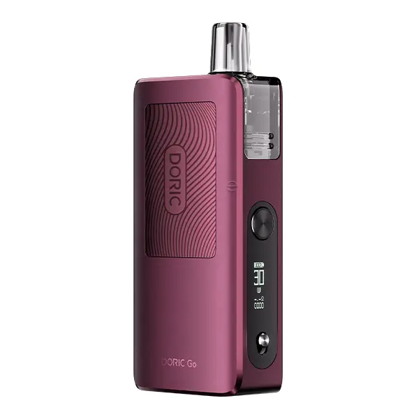 VooPoo Doric Go Pod Kit in Weinrot – kompaktes Pod-System mit strukturierter Oberfläche und integriertem Tank, Schrägansicht