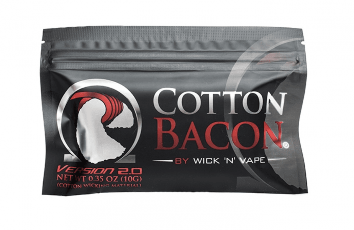 Cotton Bacon V2.0 von Wick'n'Vape – schwarze Verpackungstüte mit rotem Markenlogo