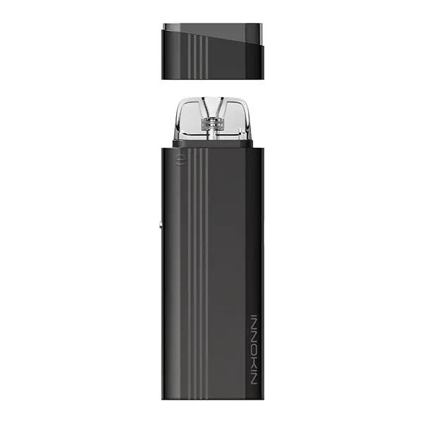Innokin Klypse Plus Pod Kit in Schwarz mit abgenommenem Pod, Frontalansicht auf weißem Hintergrund
